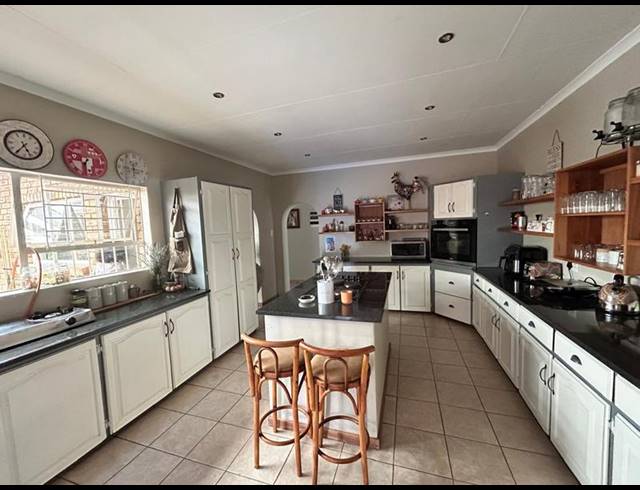 5 BEDROOM HOUSE FOR SALE IN JORDAAN PARK